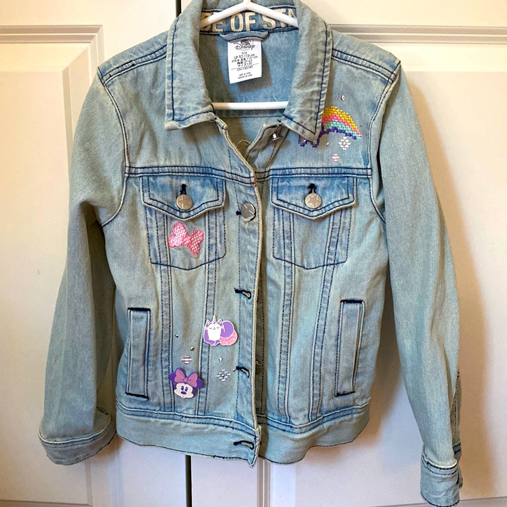 Disney jean jacket with Sequin Minnie Mouse! Size 5-6.